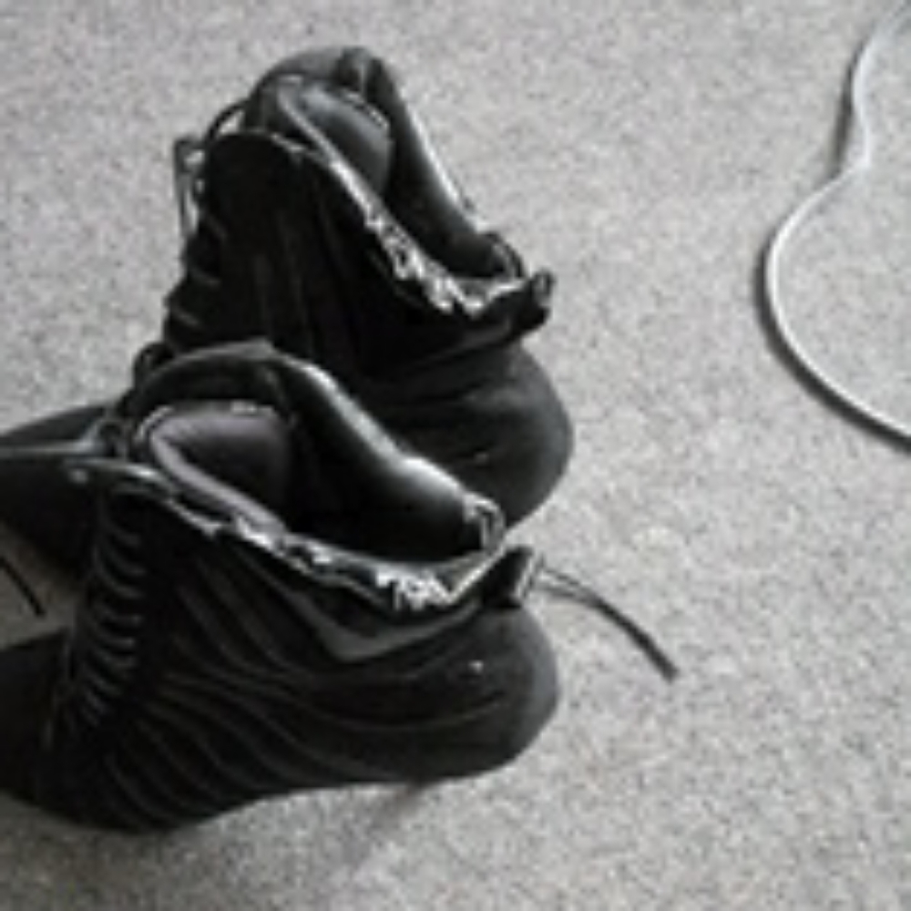 Shoes - Picture 3 of 3